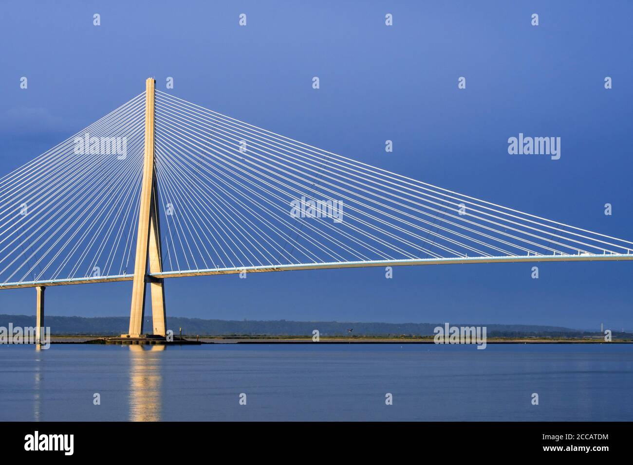 Pont de Normandie / Brücke der Normandie, Seilbahnbrücke über die seine, die Le Havre mit