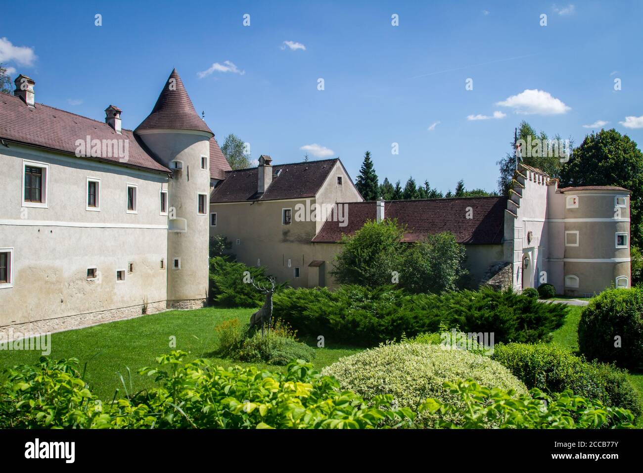 Schloss Waldrichs, Kamptal-Seenweg 620, Wandern bei Dobra Stausee, Waldviertel, Österreich Stockfoto