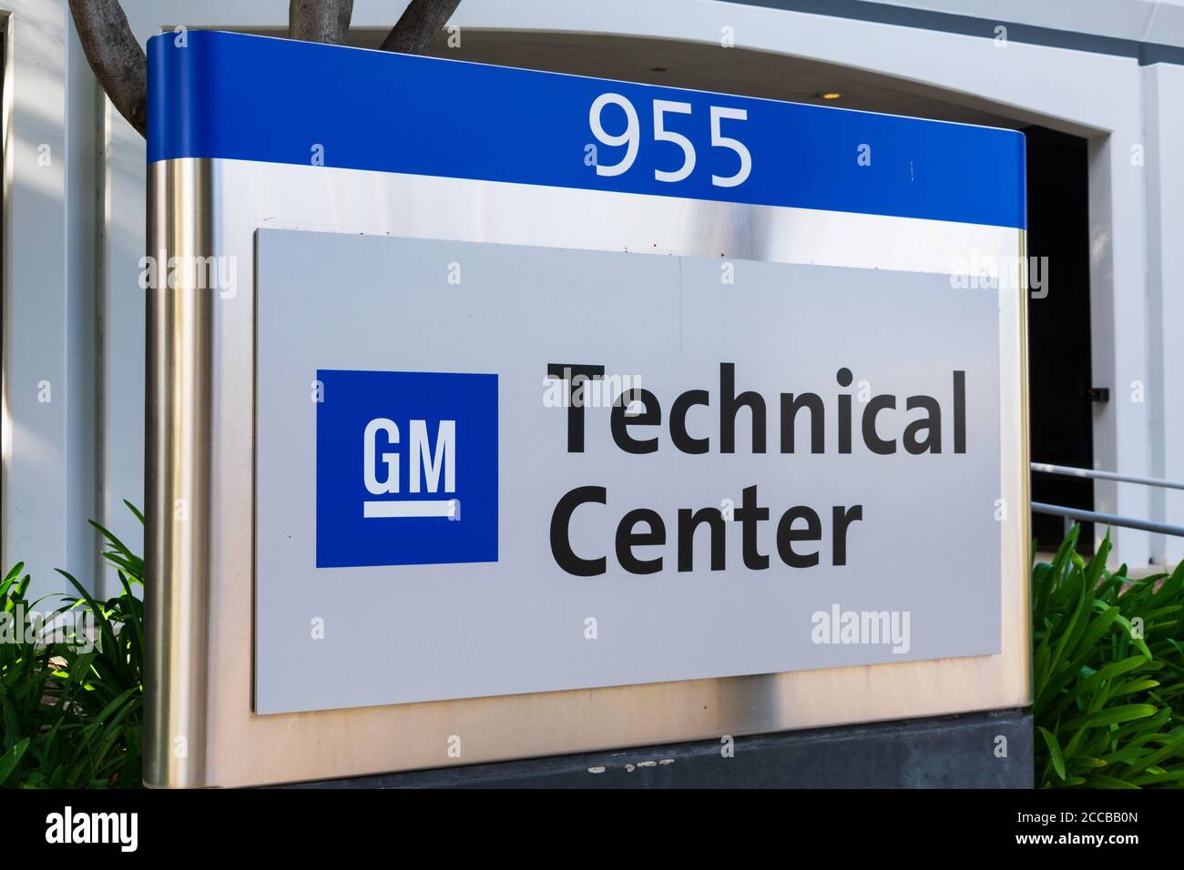 General Motors, GM, Logo am Campus des Silicon Valley Technical Center - Sunnyvale, CA, USA - 2020 Stockfoto