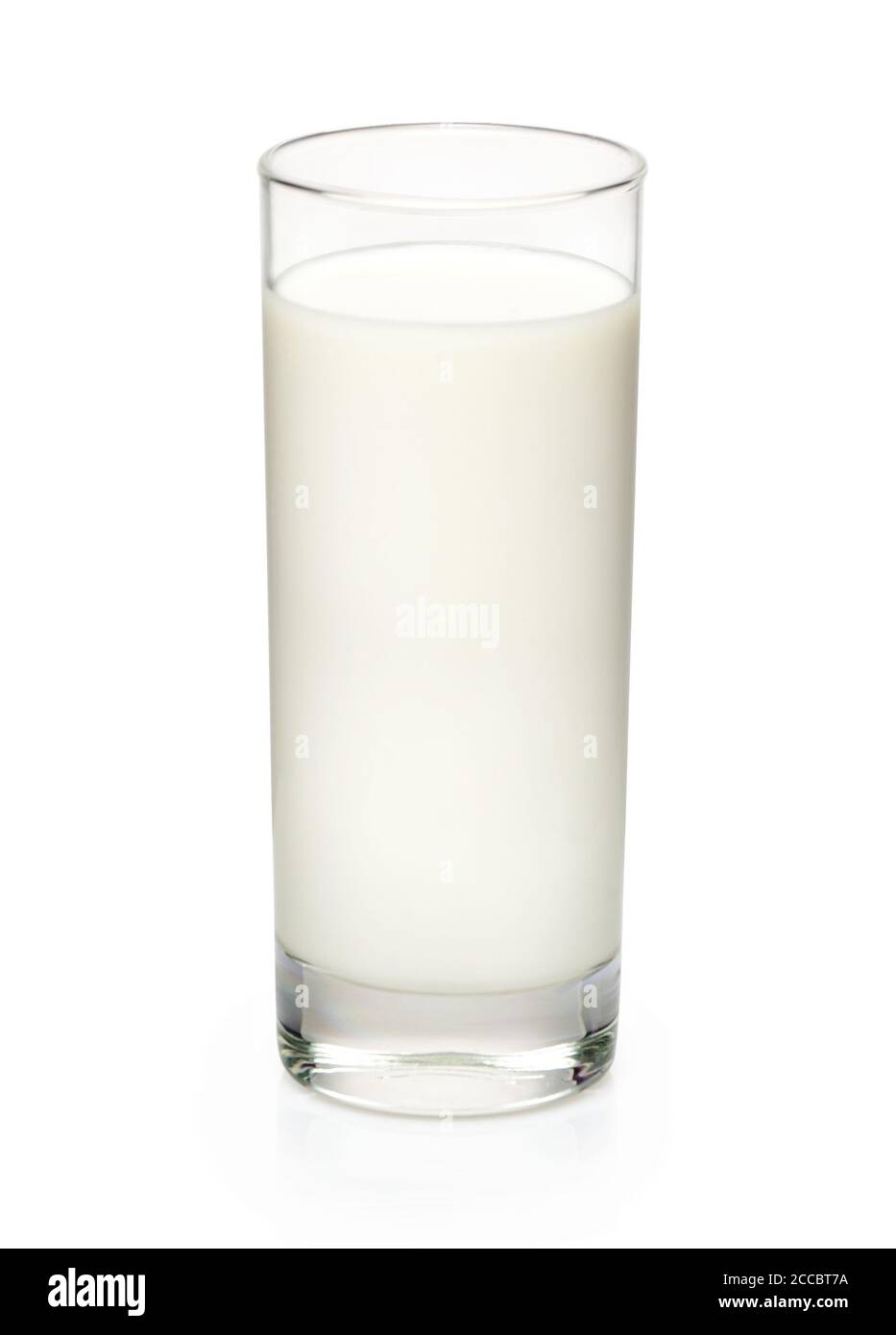 Glas Milch isoliert auf weißem Hintergrund Stockfoto