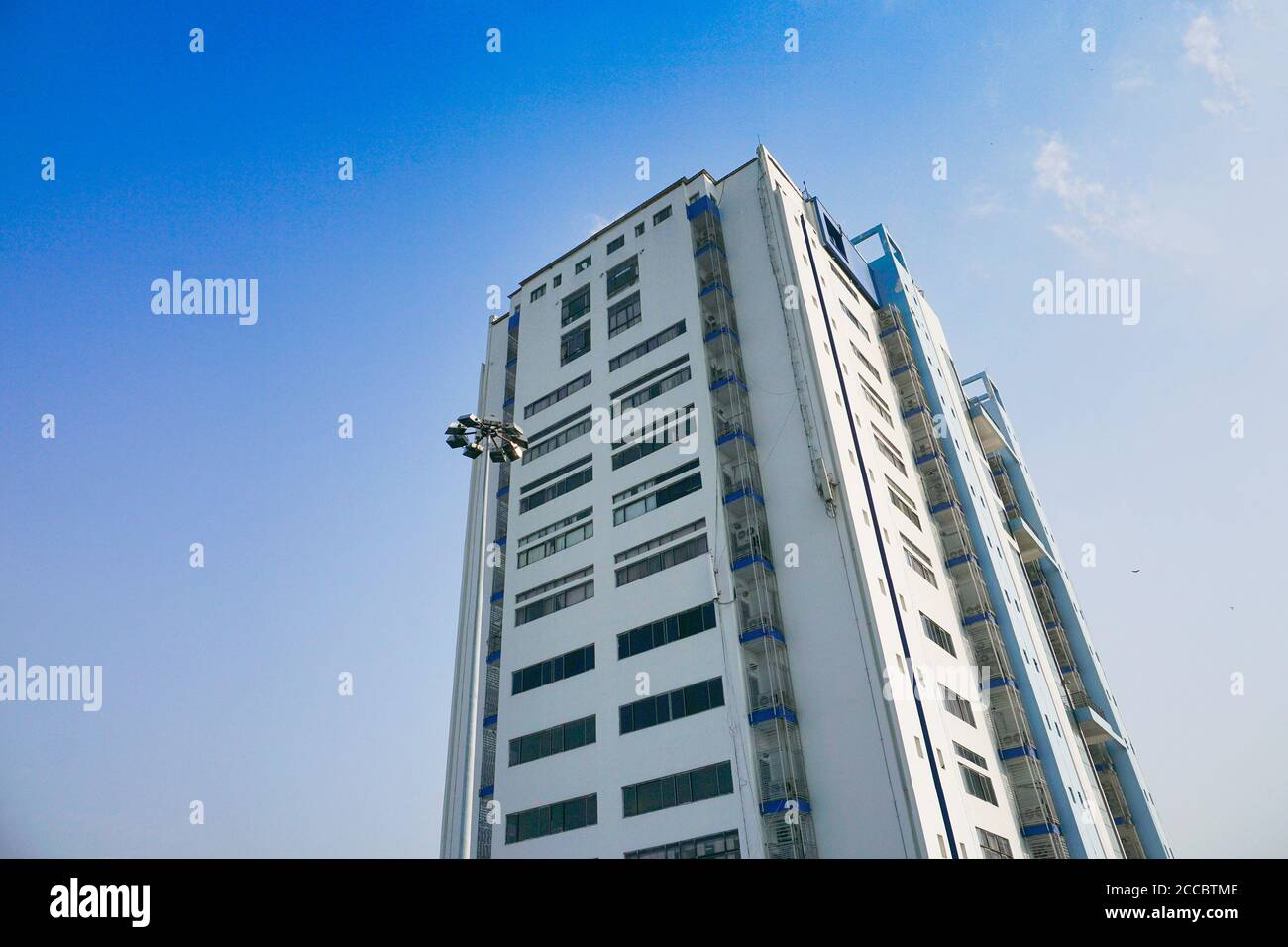 Howrah, Westbengalen, Indien - 23. Mai 2020 : Ansicht des Nabanna-Gebäudes in Howrah, Staatsverwaltungsgebäude von Westbengalen.Büro des Chief Ministers. Stockfoto