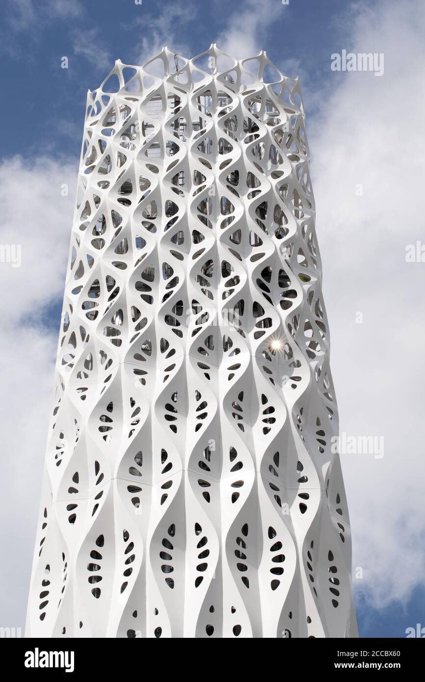 Manchester Civic Quarter Heat Network Lichtturm. Kraft-Wärme-Kopplung England, Großbritannien. Stockfoto