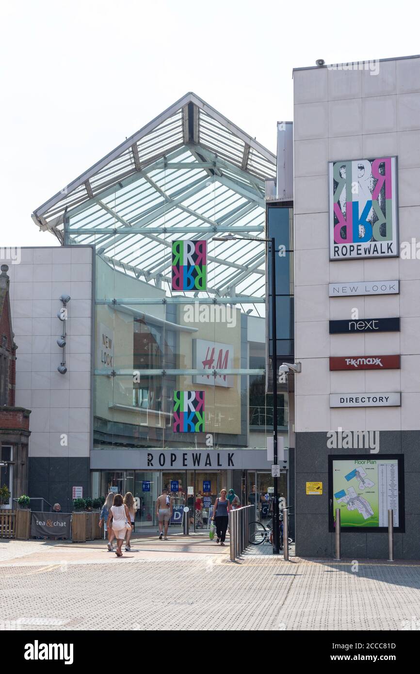Eintritt zum Ropewalk Einkaufszentrum, Chapel Street, Nuneaton, Warwickshire, England, Großbritannien Stockfoto