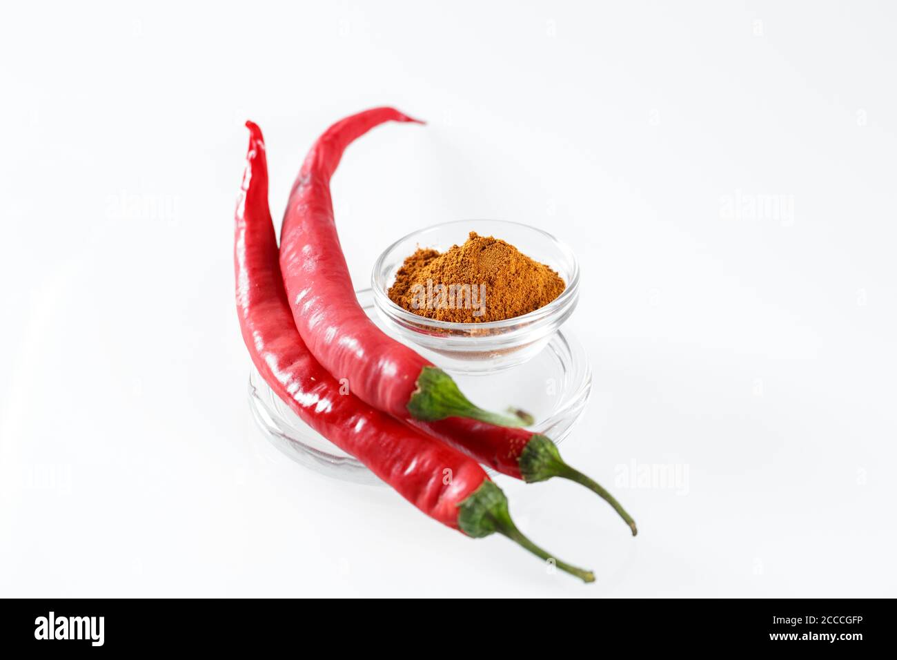 Red Hot Chili Peppers isoliert in Weiß. Stockfoto