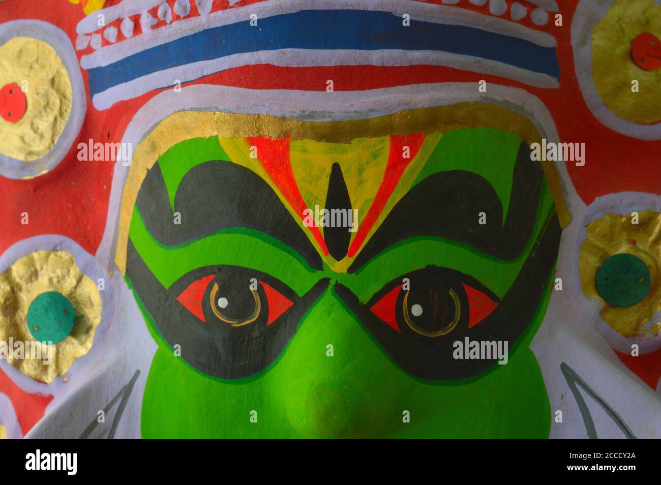 Kathakali ist eine Hauptform des klassischen indischen Tanzes. Es ist ein Geschichtenspiel Genre der Kunst, aber eine durch die aufwendig bunten Make-up zeichnet Stockfoto