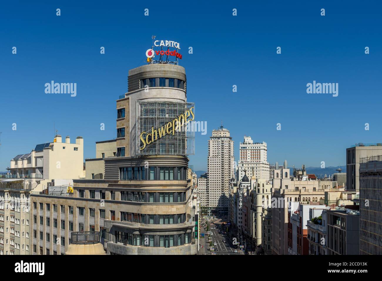 Madrid, Spanien - 15. August 2020: Stadtbild des Callao-Platzes und der Gran Via. Luftaufnahme Stockfoto