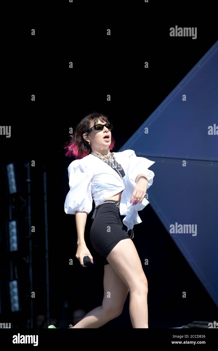 23.8.2019 Richfield Avenue Reading Berkshire UK Charli xcx tritt auf der Hauptbühne am ersten Tag beim Reading Festival auf People in picture: Charli XCX Stockfoto