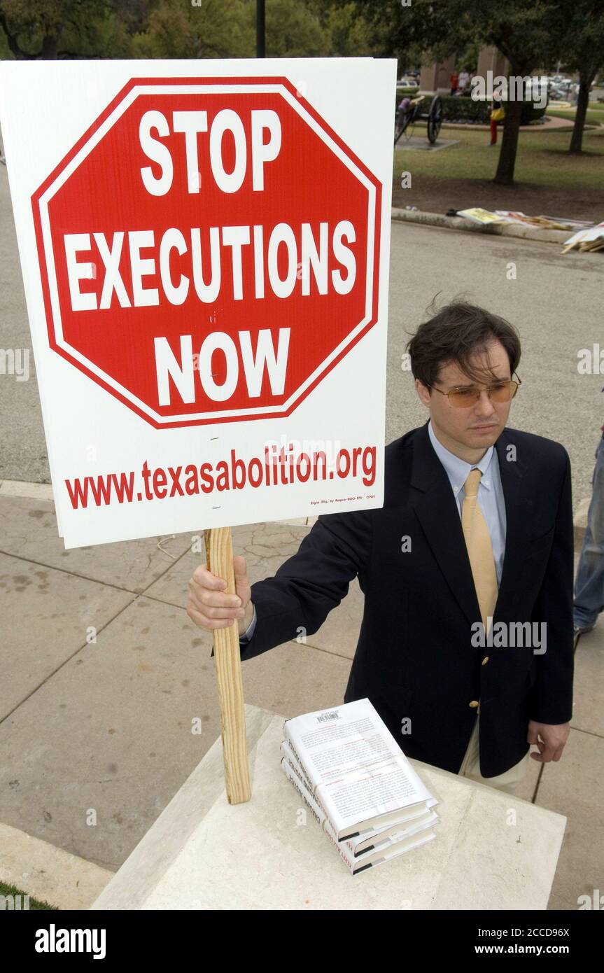 Der Gegner der Todesstrafe nimmt an einer Kundgebung im Texas Capitol Teil. ©Marjorie Cotera/Daemmrich Photography Stockfoto