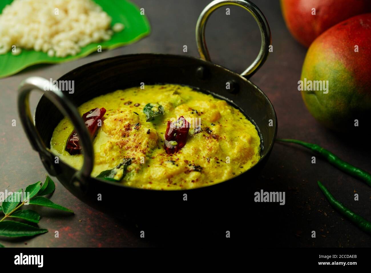 Saurer joghurt curry -Fotos und -Bildmaterial in hoher Auflösung – Alamy