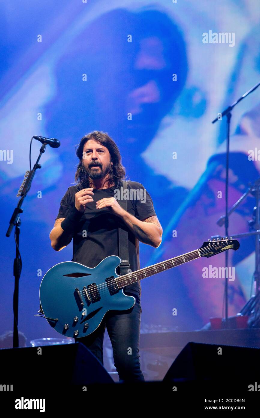 25.8.2019 Richfield Avenue Reading Berkshire UK Foo Fighter treten auf der Hauptbühne am dritten Tag beim Reading Festival auf.Leute im Bild: Dave Grohl Stockfoto