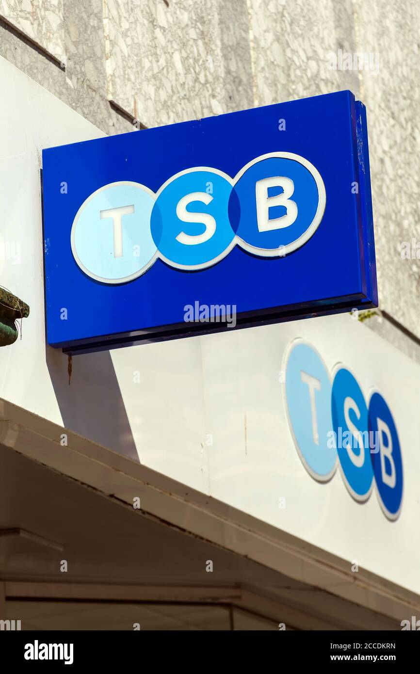 Swansea, Wales, Großbritannien, 30. Juni 2018: TSB Bank unterzeichnen dort Finanzbankdienstleistungen Einzelhandel Geschäft Niederlassung in Union Street Stockfoto