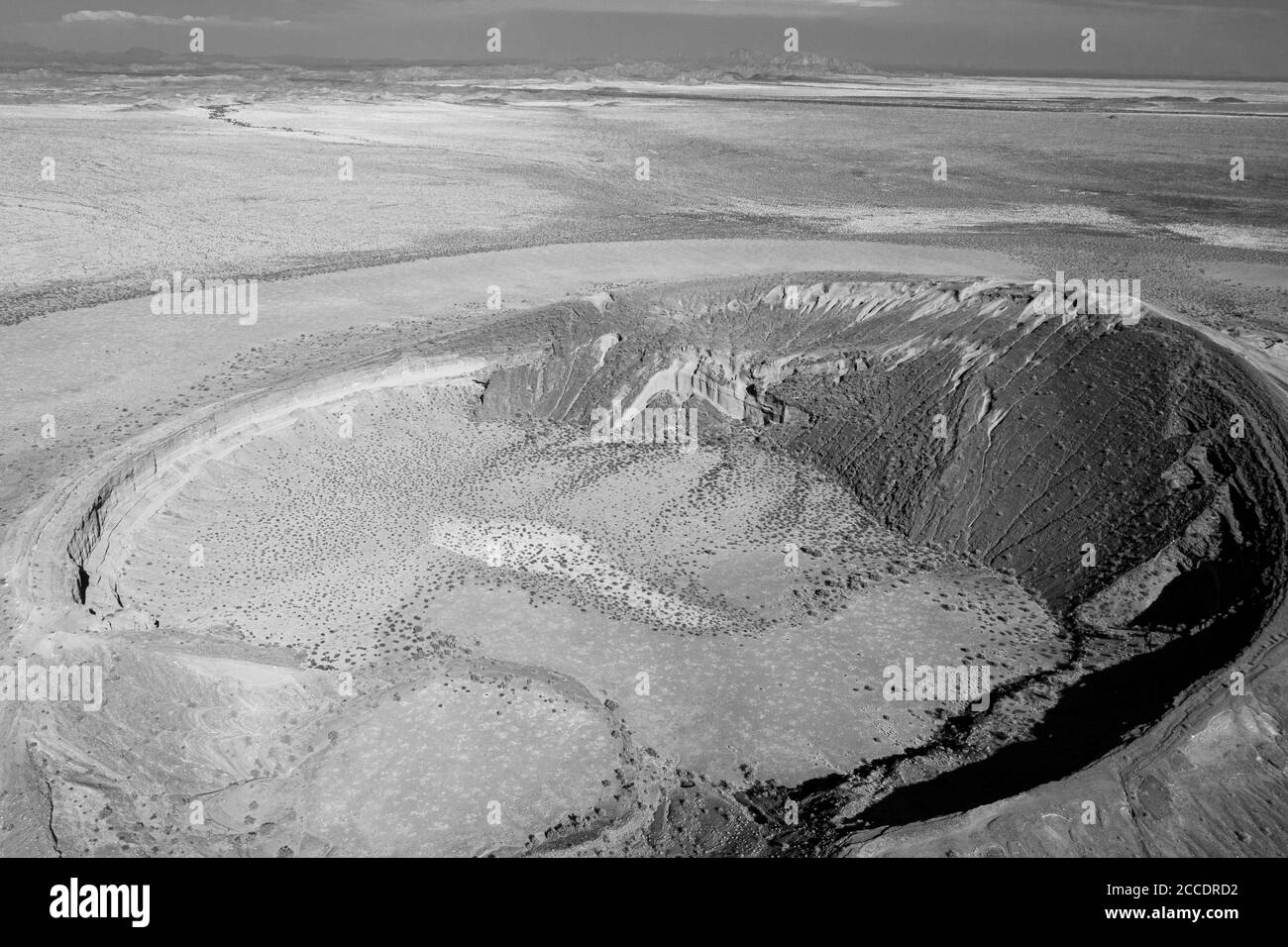 Luftaufnahme des maar-Typ Vulkankraters, Cater Cerro Colorado in den Bergen des El Pinacate Biosphere Reserve und der großen Altar Wüste in Stockfoto