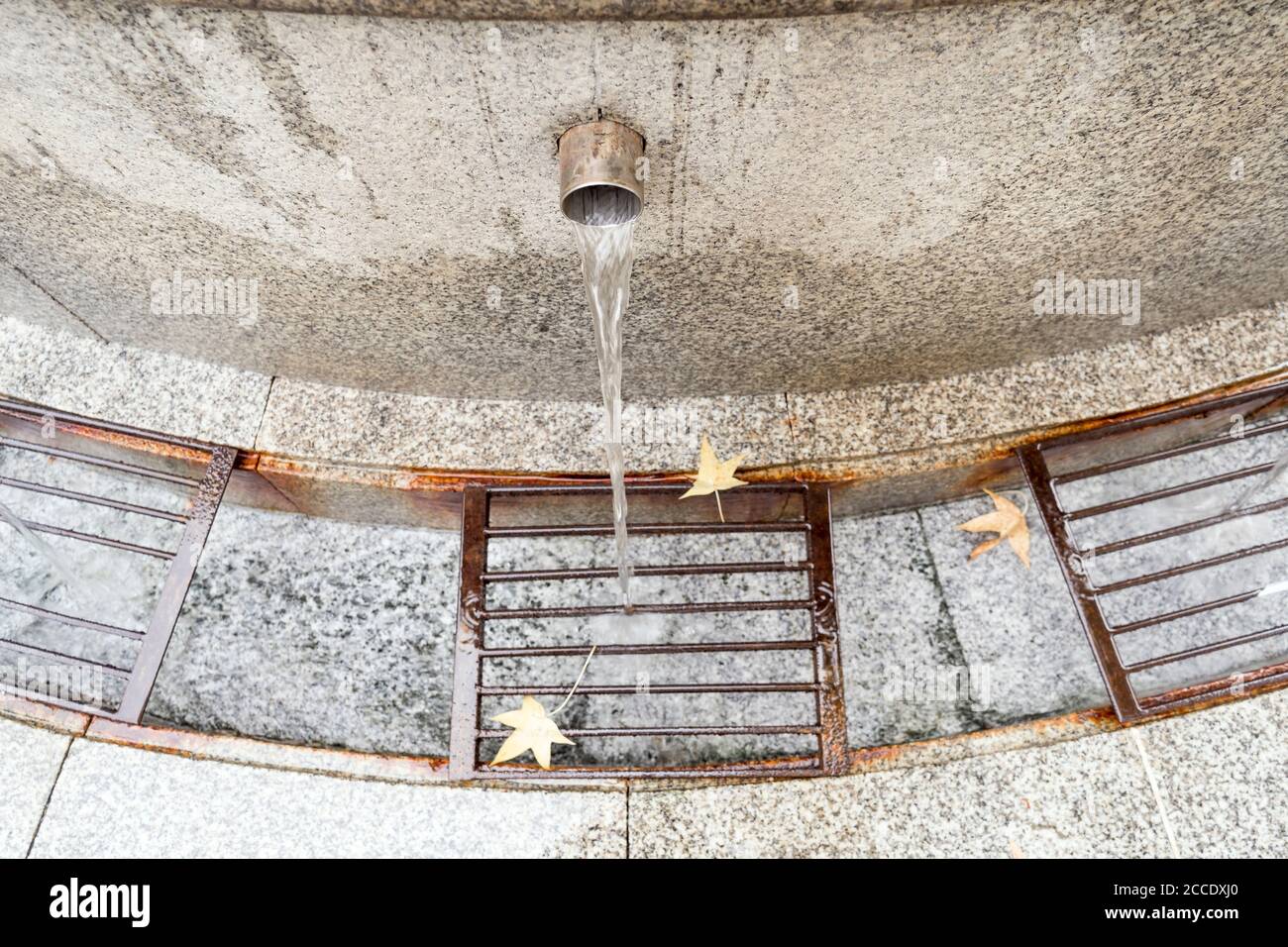 Öffentliche Aufnahme von Mineralwasser in Luso, Portugal, Europa Stockfoto