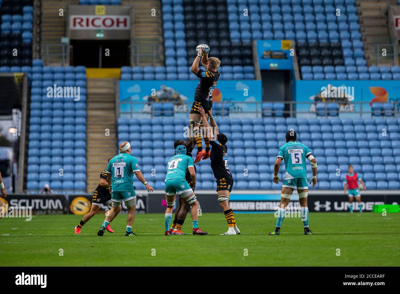 Ricoh Arena, Coventry, West Midlands, England; 21. August 2020. English Gallagher Premiership Rugby, Wesps versus Worcester Warriors; Ben Morris von Wesps fängt den Ball in einer Linie aus während der Gallagher Premiership Rugby Spiel zwischen Wesps und Worcester Warriors in Ricoh Arena am 21. August 2020 in Coventry England Kredit: Action Plus Sports Images/Alamy Live News Stockfoto