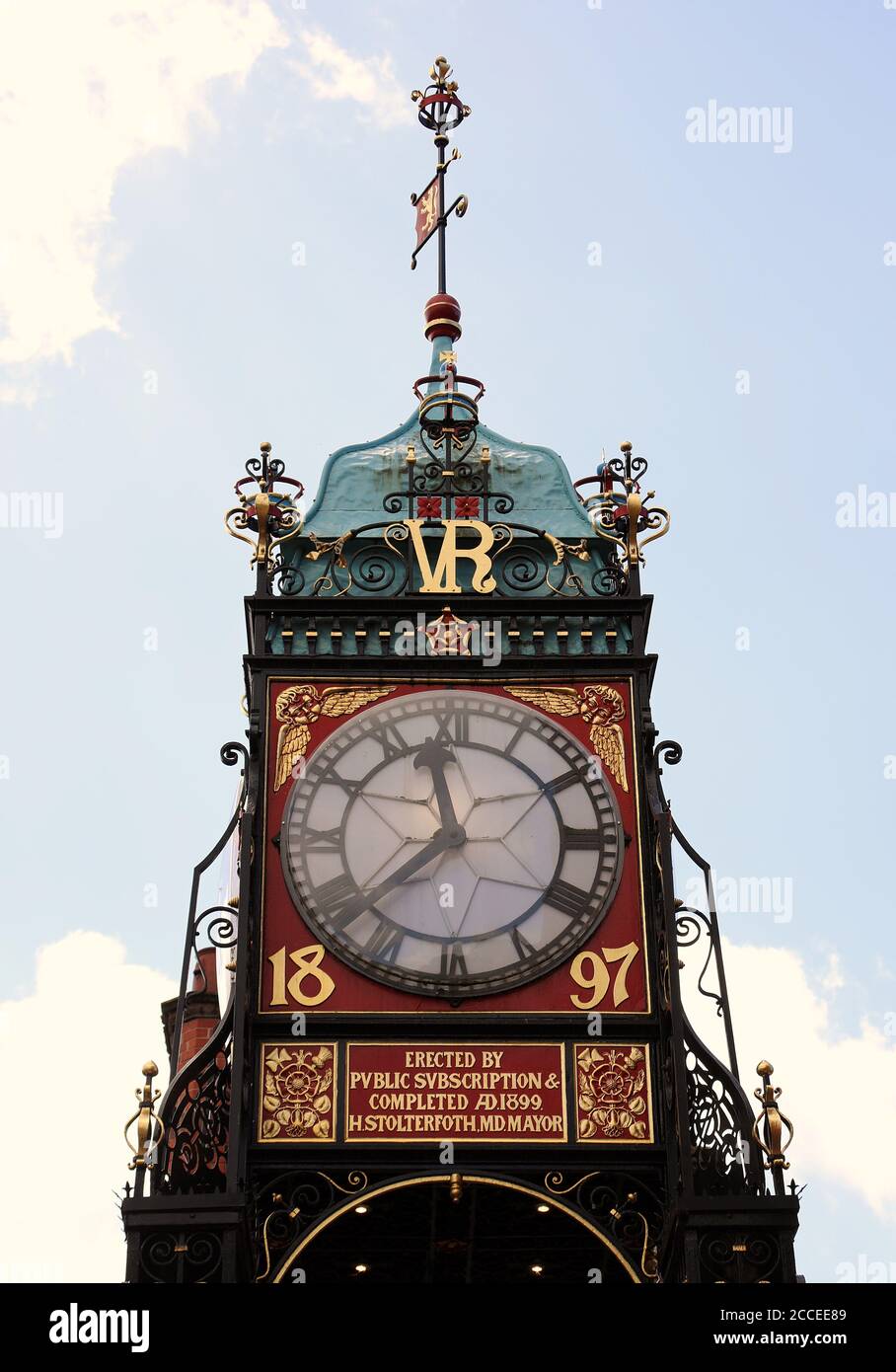 Viktorianische Ära Eastgate Uhr, die ein Wahrzeichen in der ist Alte ummauerte Stadt von Chester Stockfoto