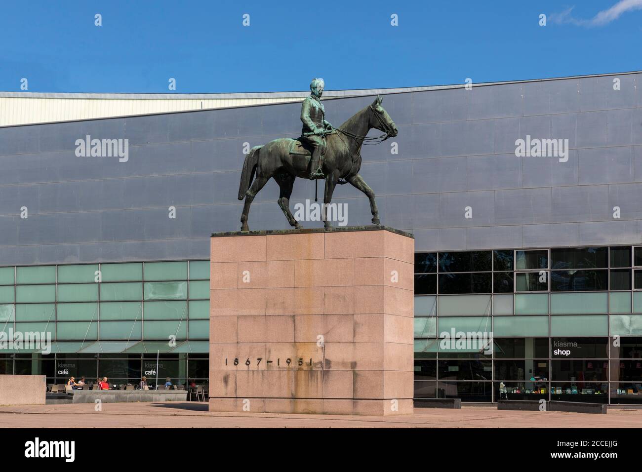 Baron Mannerheim war ein finnischer Militärführer und Staatsmann. Später wurde er Präsident von Finnland. Seine Statue befindet sich in der Innenstadt von Helsinki. Stockfoto