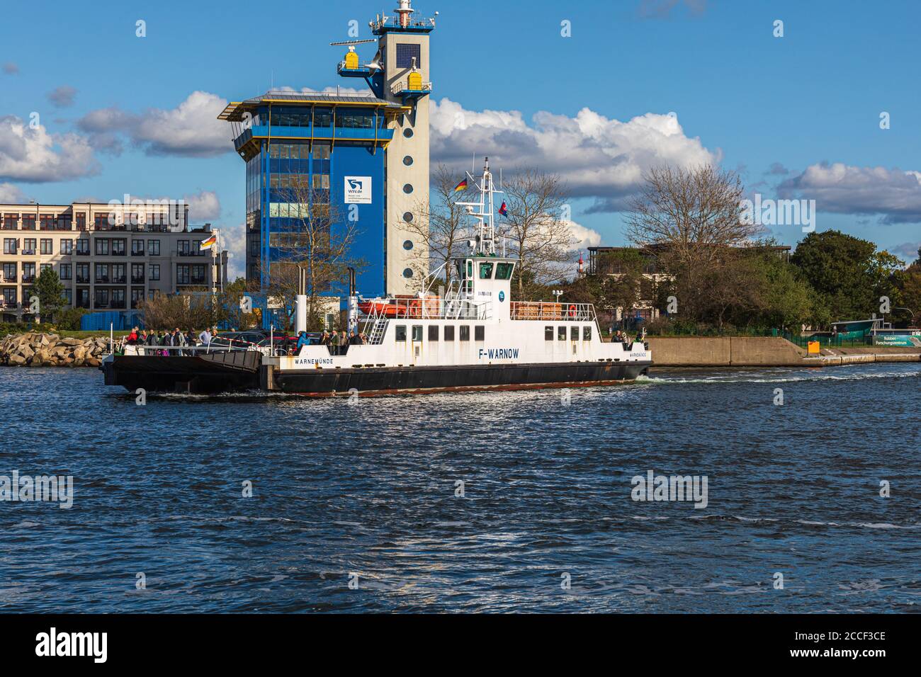 WSV.de Bau-, Wasser- und Schifffahrtsverwaltung im Hafen Rostock, Warnow, Mecklenburg-Vorpommern, Deutschland Stockfoto