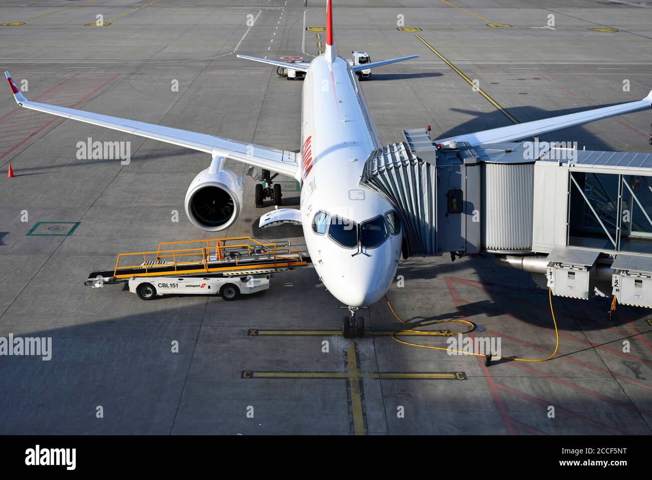 Flugzeug Schweizer Airbus A220-300 HB-JCS, Flughafen Zürich, Zürich Kloten, Schweiz Stockfoto