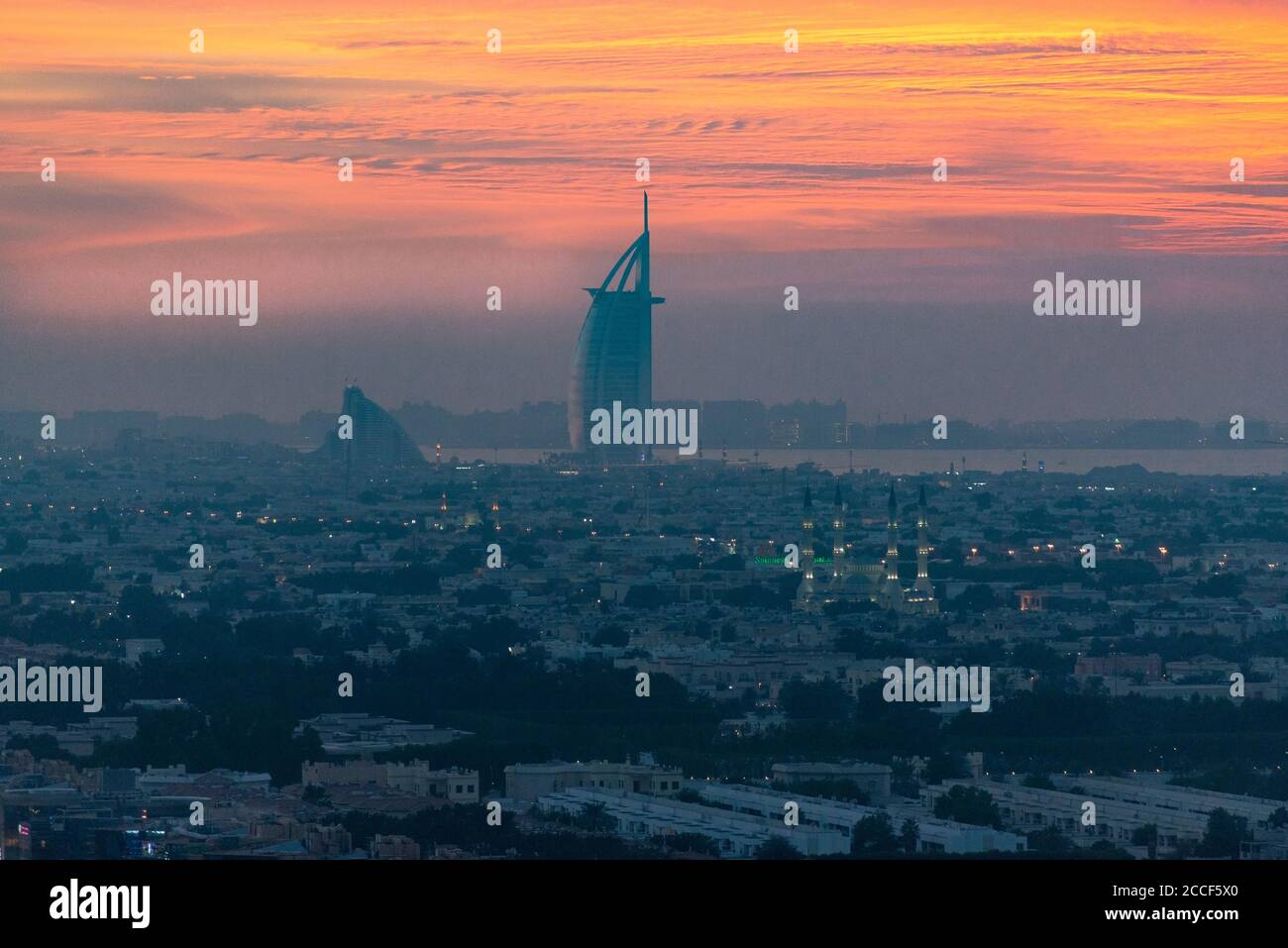 Dubai, Burj Al Arab, 7 Sterne Hotel, Nachtaufnahme, Sonnenuntergang Stockfoto