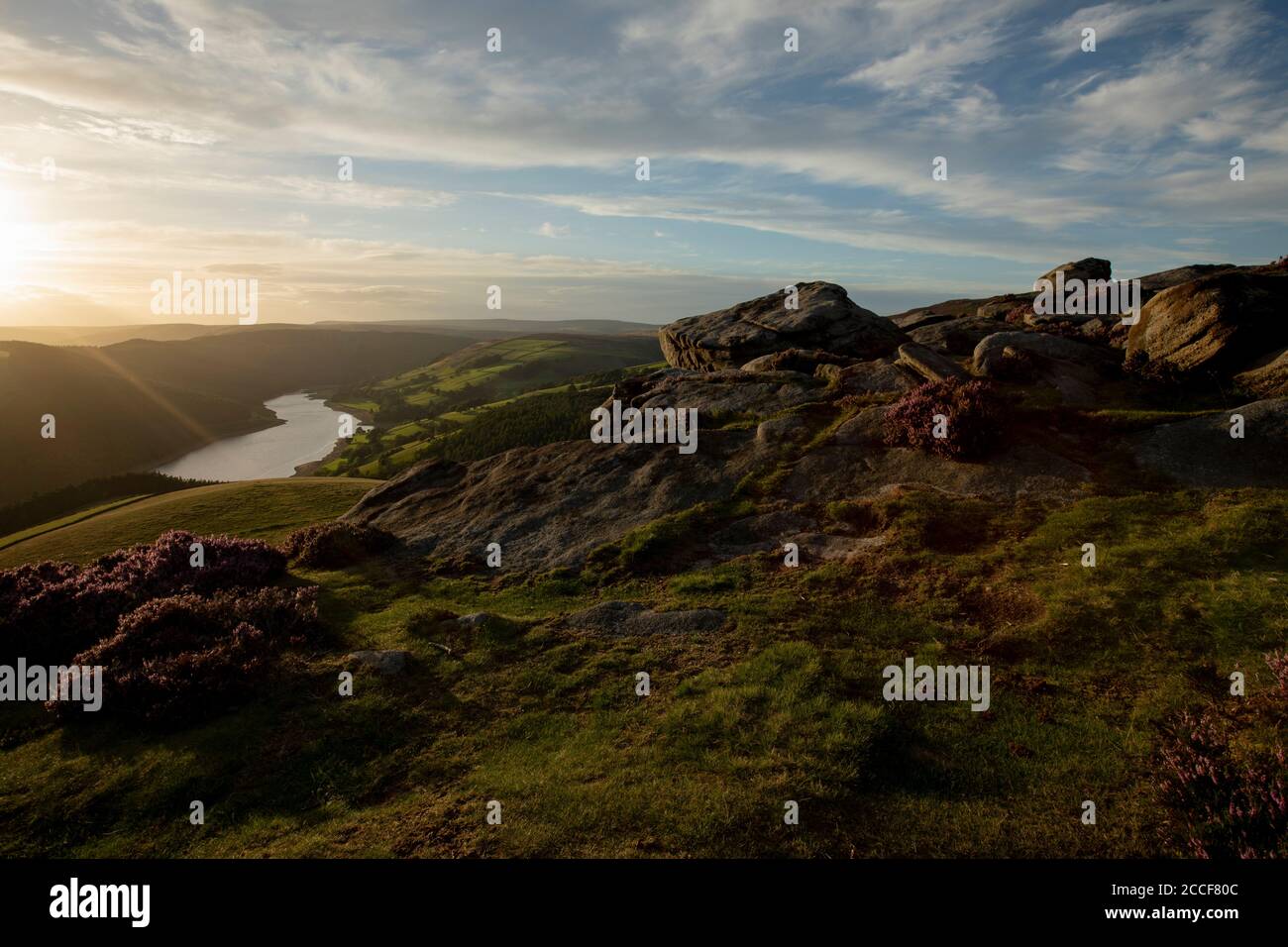 Sonnenuntergang über dem Upper Derwent Valley im Peak District National Park in England. Stockfoto