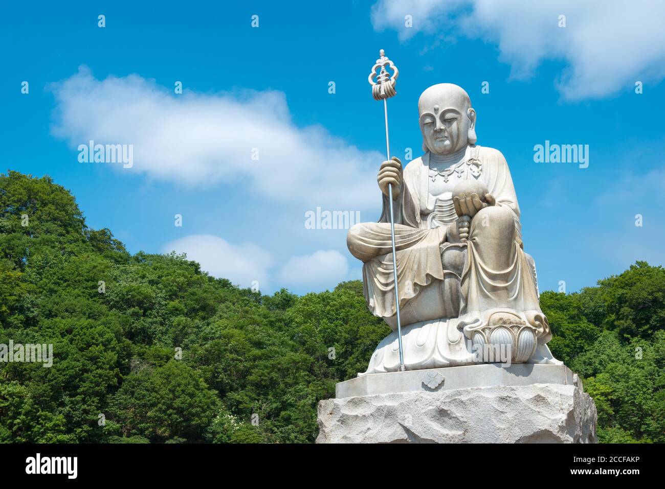 Aomori, Japan - Izo Bosatsu Statue im Osorezan Bodaiji Tempel in Mutsu, Aomori, Japan. Gegründet 862 n. Chr. von dem berühmten Mönch Ennin. Stockfoto