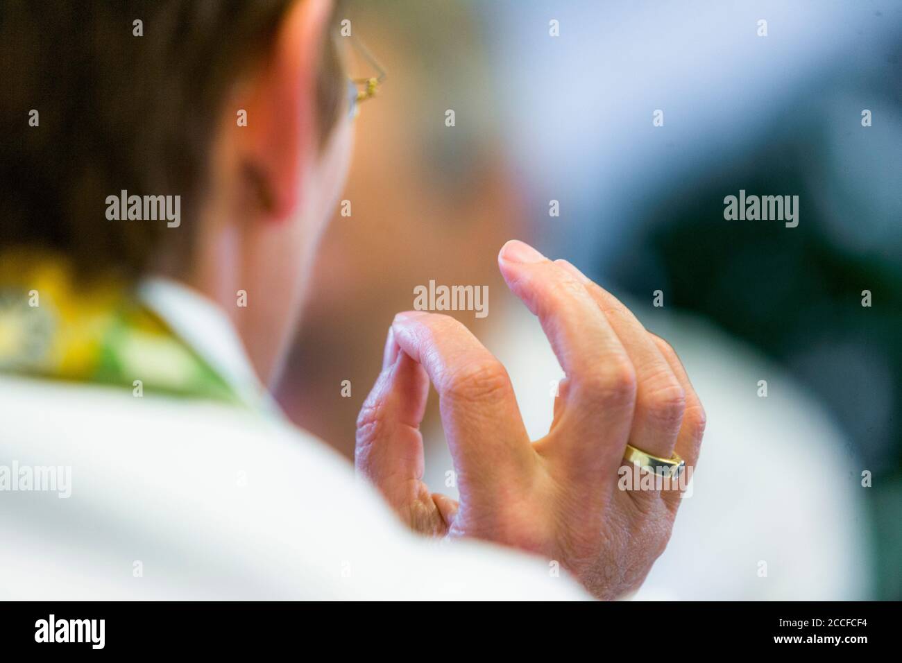 Handgesten am Arbeitsplatz Stockfoto