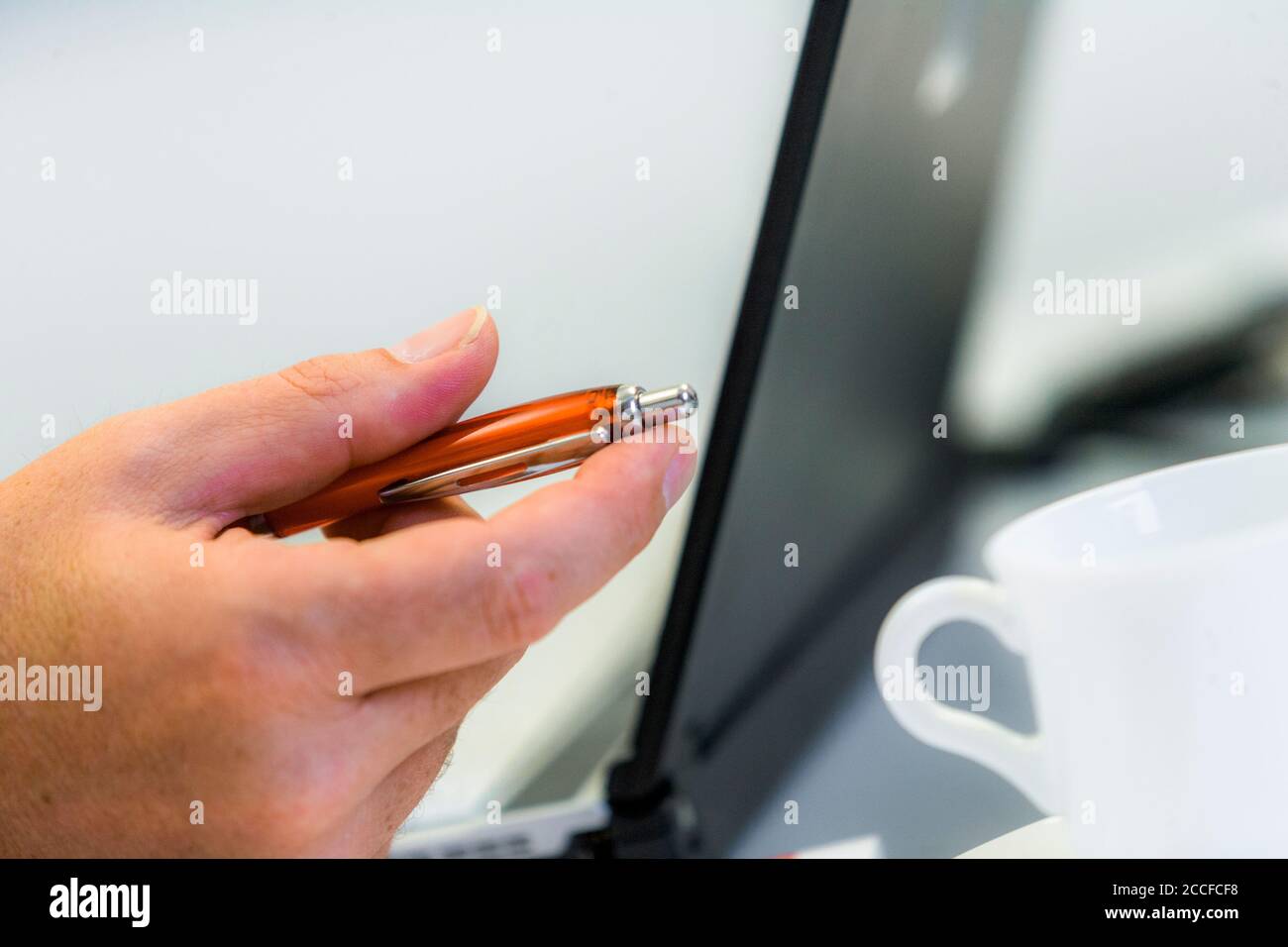 Handgesten am Arbeitsplatz Stockfoto