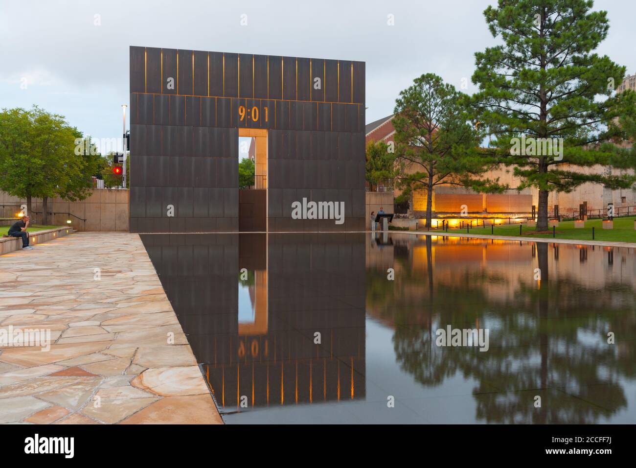 Oklahoma Oklahoma City USA 9. September 2015; National Memorial and Museum Monument East Gate of Time. Auch bekannt als Oklahoma Bombing Memorial. Stockfoto