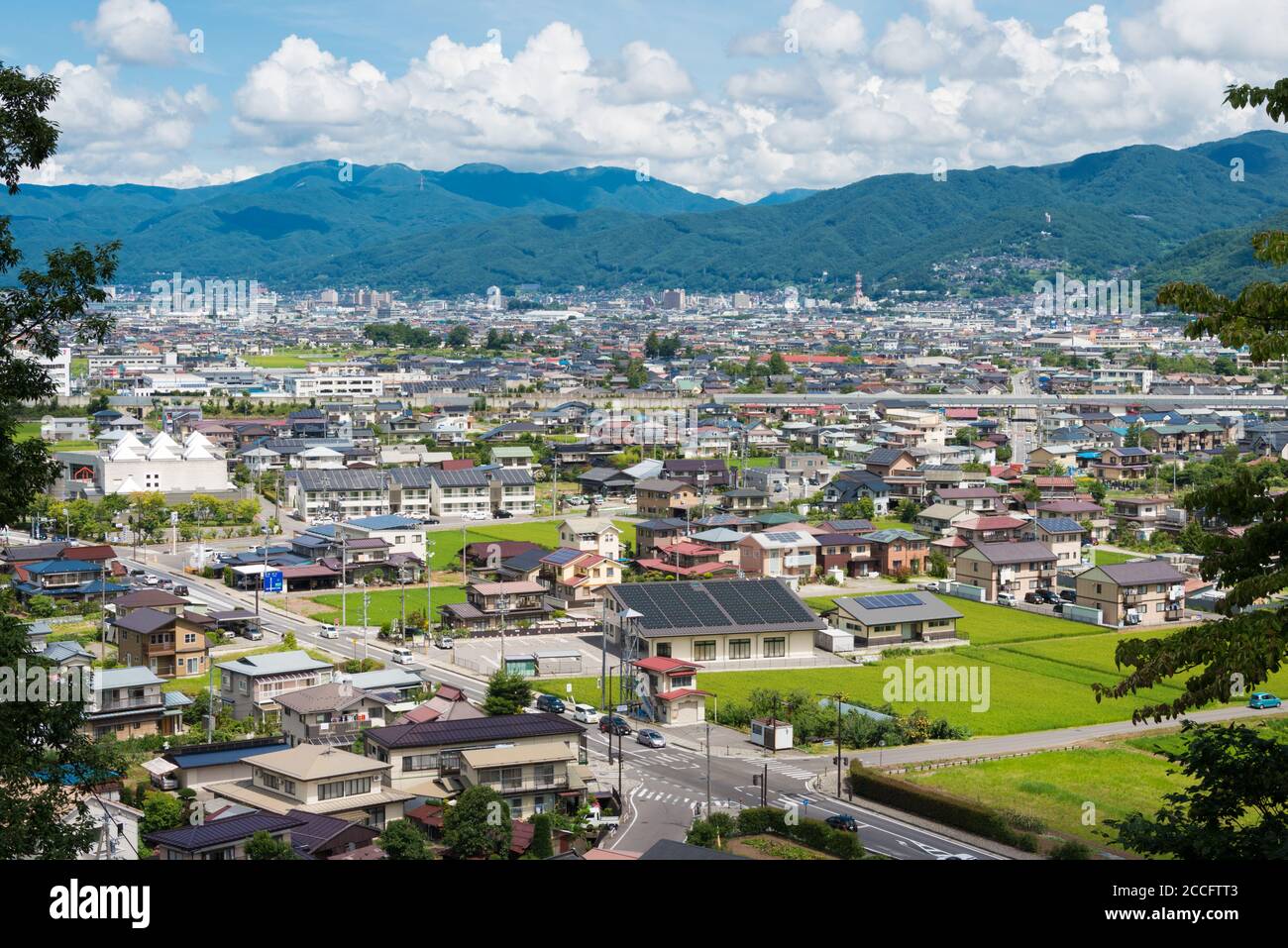Nagano, Japan - Suwa Stadtansicht vom Hokuto-Schrein in Suwa, Präfektur Nagano, Japan. Stockfoto