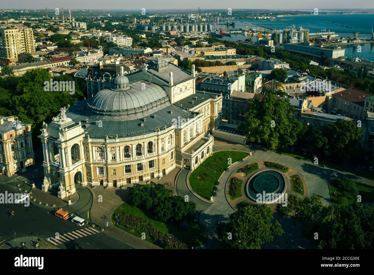 Air Panorama Oper und Balletttheater mit Stadtlandschaft an Sonniger Tag Stockfoto