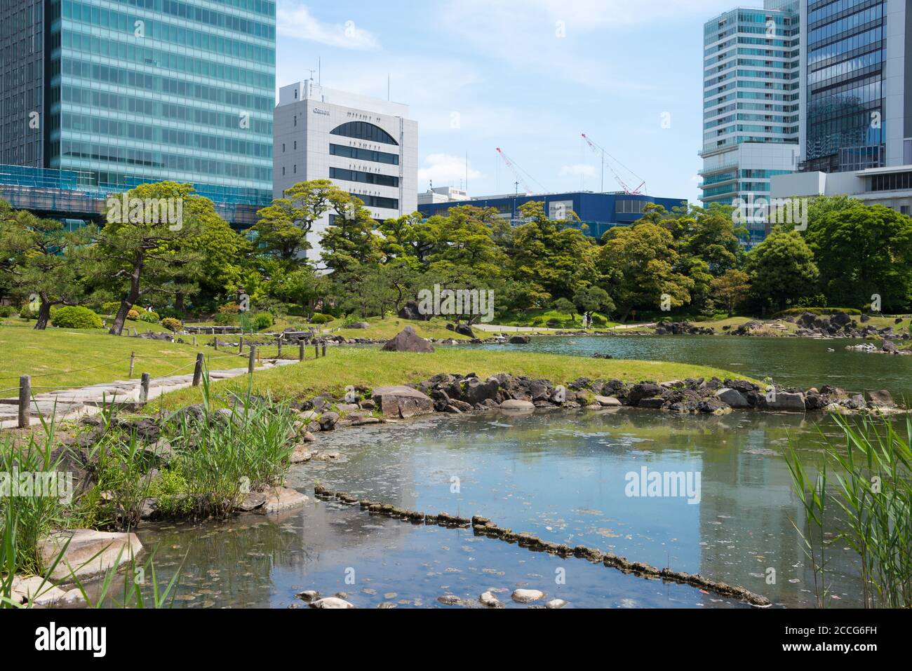 Tokio, Japan – Kyu Shiba Rikyu Garden in Tokio, Japan. Der Garten ist einer von zwei überlebenden Edo-Clangärten im modernen Tokio, Japan Stockfoto