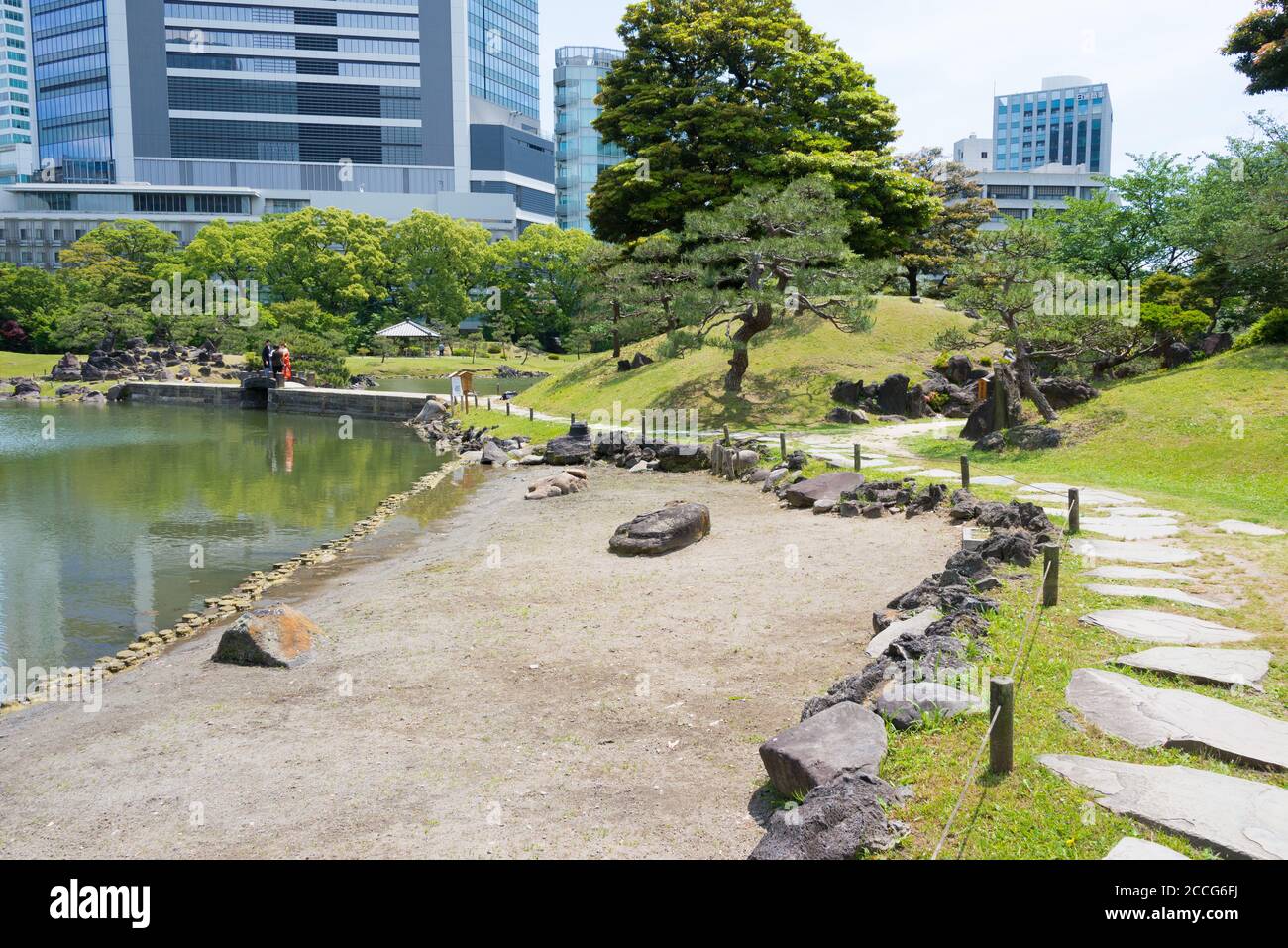 Tokio, Japan – Kyu Shiba Rikyu Garden in Tokio, Japan. Der Garten ist einer von zwei überlebenden Edo-Clangärten im modernen Tokio, Japan Stockfoto