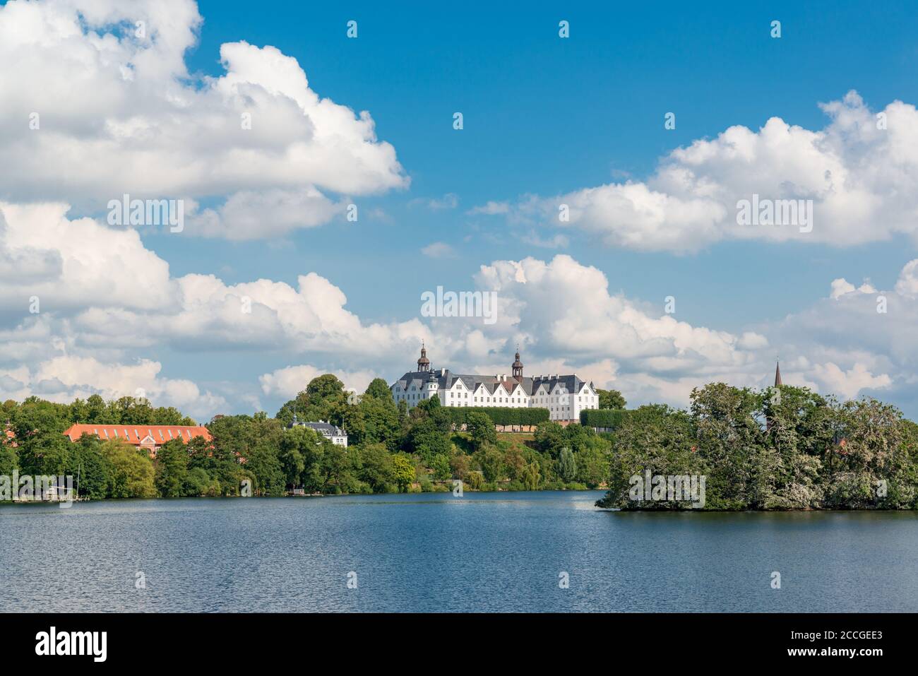 Fotos einer Bootsfahrt auf dem Großen Plöner See an unter Naturschtz stehender See in Schleswig-Holstein Stockfoto