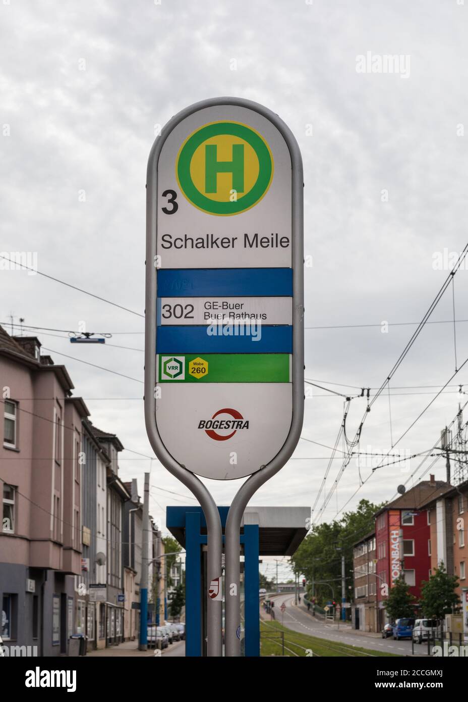 Straßenbahnhaltestelle Schalker Meile, Fanbereich des FC Schalke 04, in Gelsenkirchen, Nordrhein-Westfalen, Deutschland Stockfoto