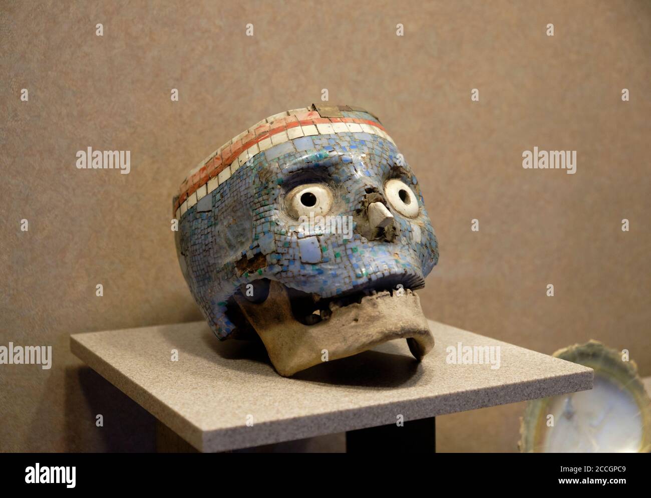 Mosaik Votive Skull im Museum für Anthropologie in Mexiko-Stadt 1967 für das Museum geschaffen Stockfoto