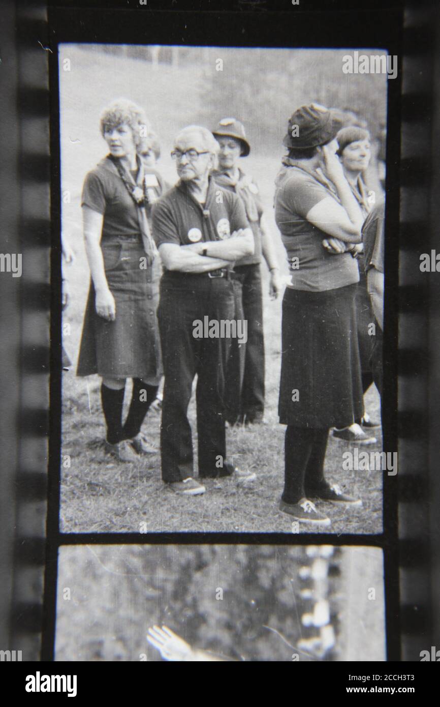 Feine 70er Jahre Vintage Schwarz Weiss Fotografie Von Scouts Camping Ein Sommer Scout Camp Stockfotografie Alamy