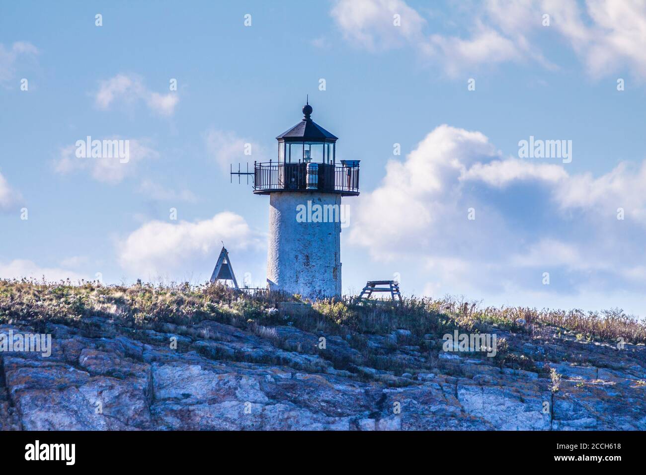 Pond Island Lighthouse, gelegen auf Pond Island an der Mündung des Kennebec River in Maine, wurde 1821 gegründet und 1855 ersetzt. Stockfoto