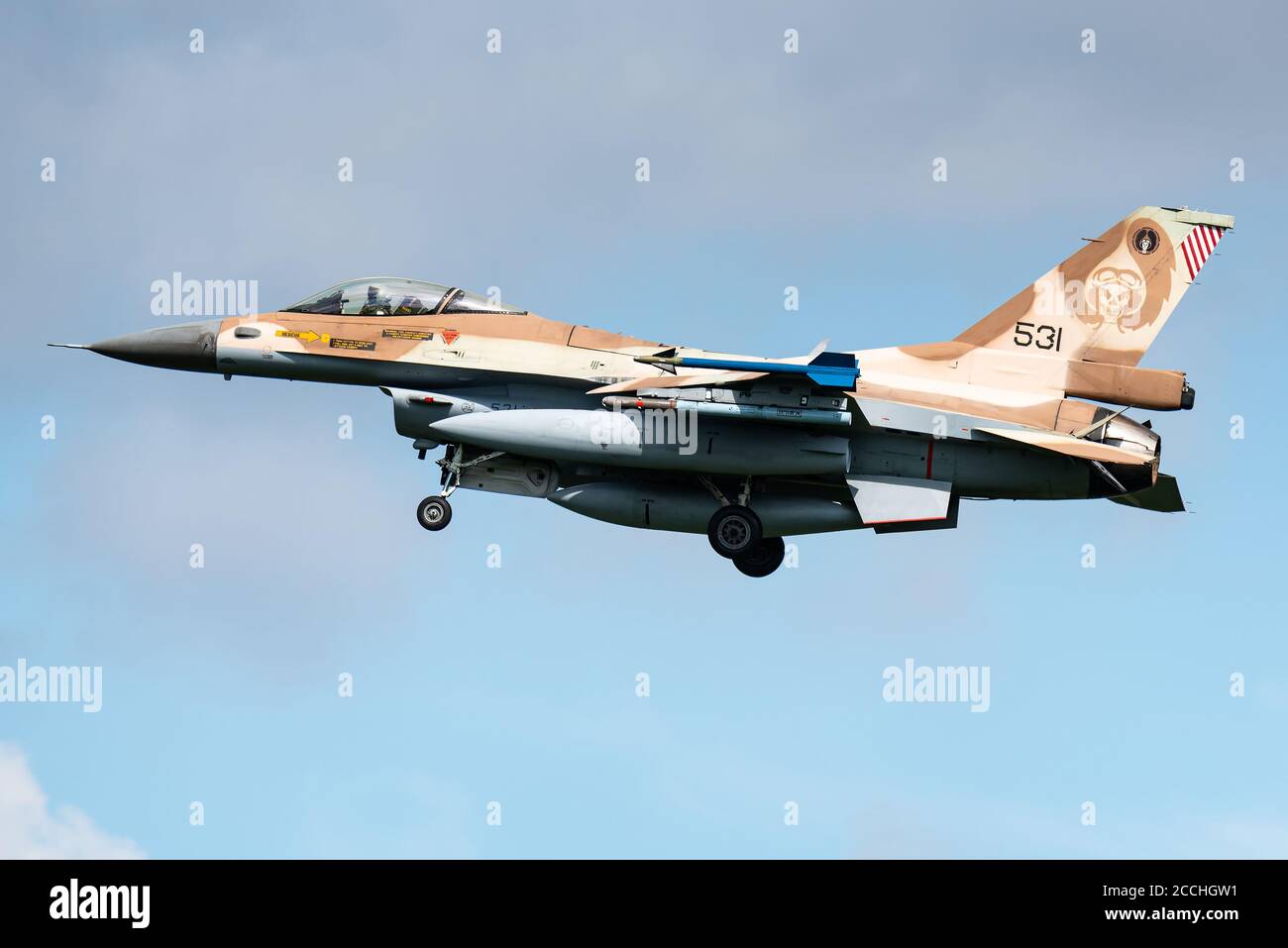Nörvenich, Deutschland, 20. August 2020: Ein israelischer F-16 'Barak' Kampfjet, der vom Luftwaffenstützpunkt Nörvenich in Deutschland abfliegt. Stockfoto