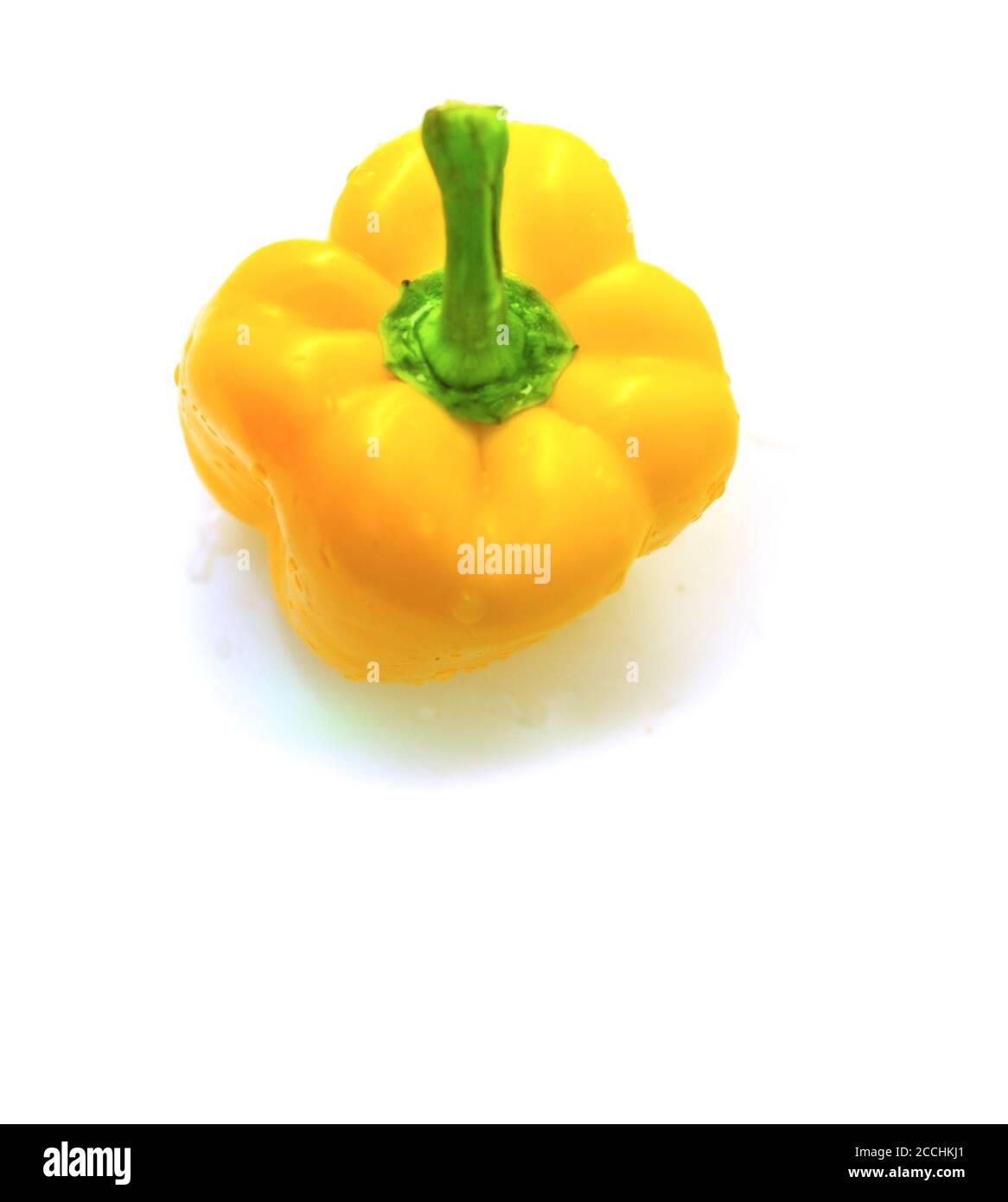 gelbe Paprika auf weißem Hintergrund Stockfoto
