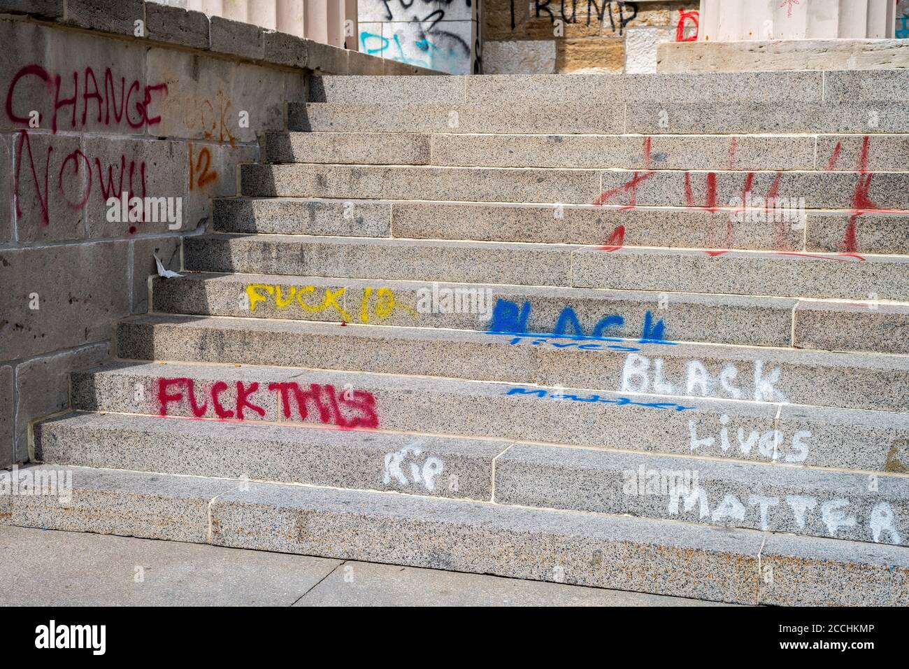 Iowa Old Capitol Building bedeckt mit Graffiti von Black Lives Matter Stockfoto