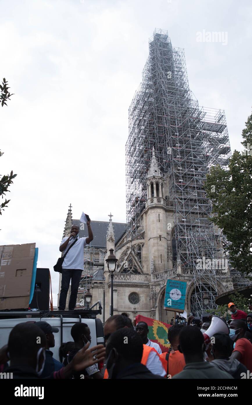 Paris, samedi 22 août 2020 : Manifestation 24 ans après l’Expulation violente des Sans-Papiers de l’église Saint-Bernard Stockfoto