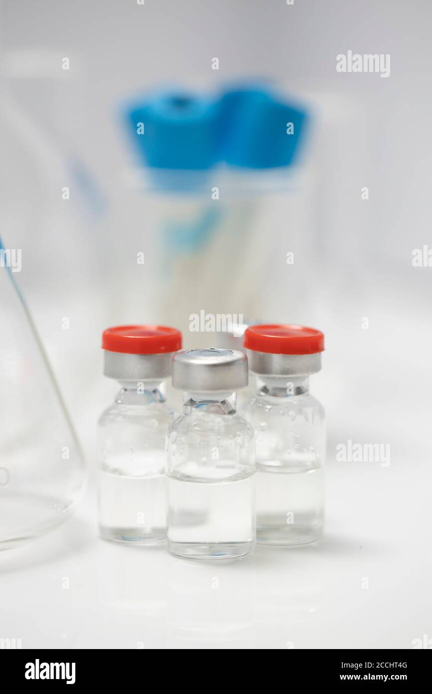 Medizinische Serie, Injektionsfläschchen Flaschen Stock Foto, Pandemic Serie Stockfoto