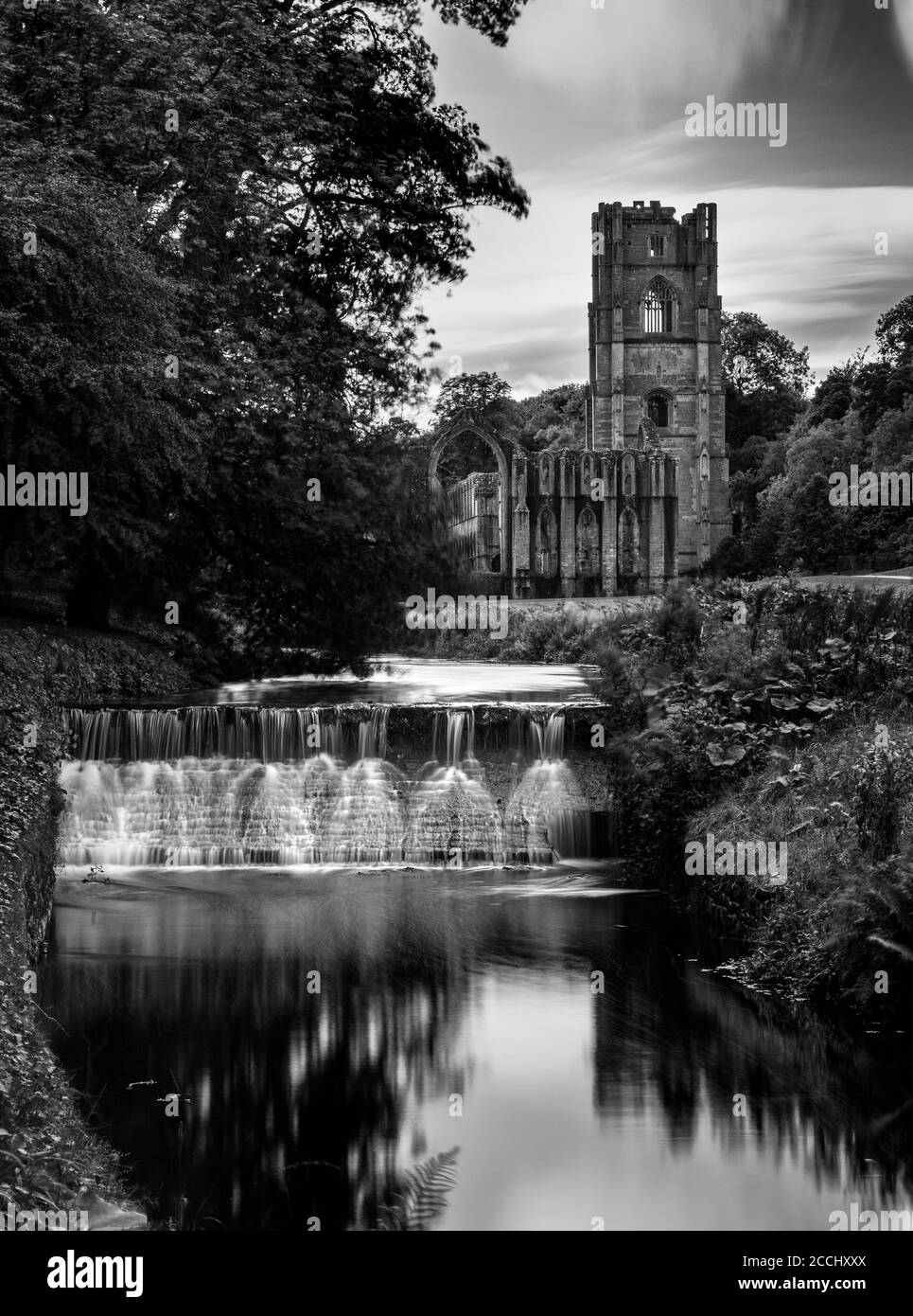 Die Ruinen der Zisterzienserbrunnen Abbey Teil der National Trust Fountains Abbey und Studley Royal Estate in der Nähe von Ripon In North Yorkshire Stockfoto