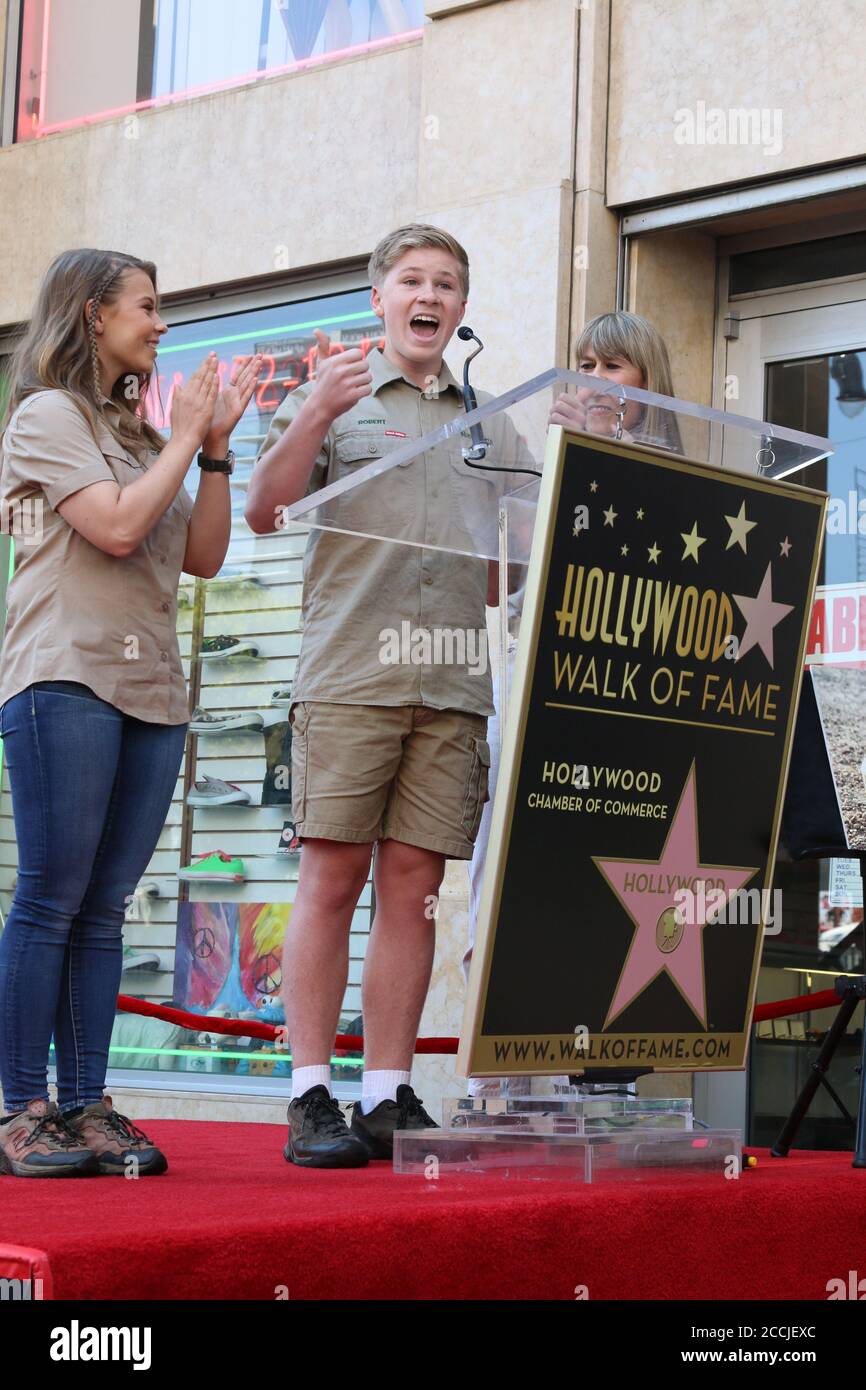 LOS ANGELES - APR 26: Bindi Irwin, Robert Irwin bei der Steve Irwin Star Ceremony auf dem Hollywood Walk of Fame am 26. April 2018 in Los Angeles, CA Stockfoto