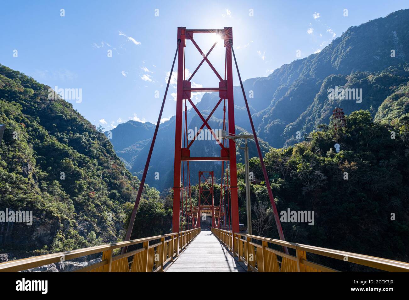 Taiwan, Hualien County, Taroko Nationalpark, riesige Brücke in Tianxiang Erholungsgebiet Stockfoto