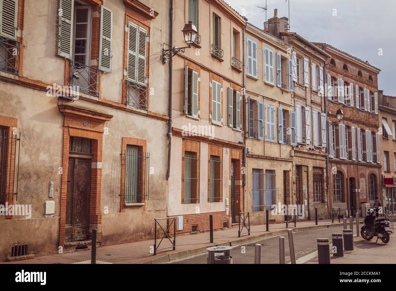 Frankreich, Haute-Garonne, Toulouse, Reihe von alten Stadthäusern Stockfoto