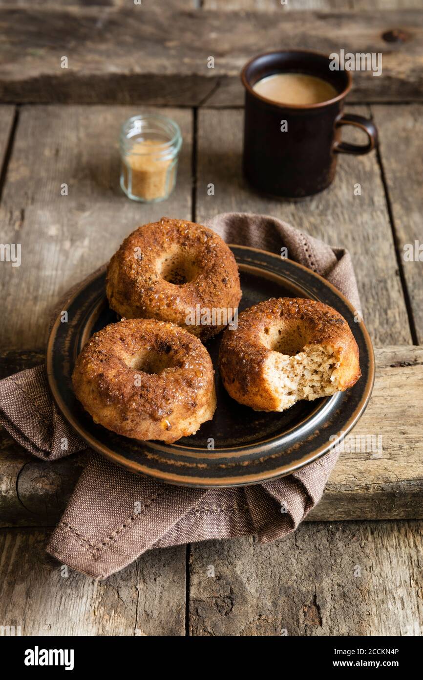 Donuts mit zucker -Fotos und -Bildmaterial in hoher Auflösung – Alamy