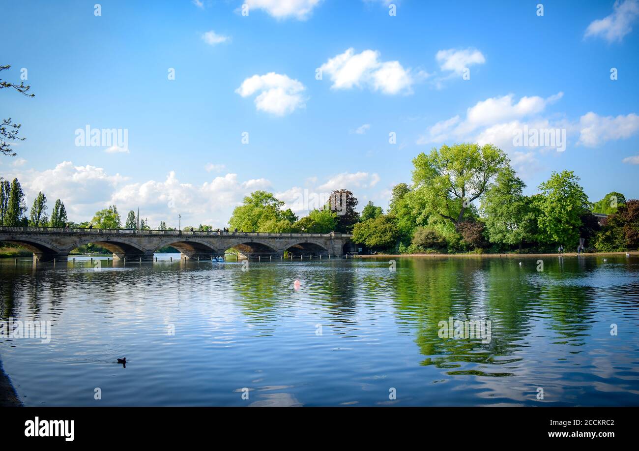 Wasserstraßen von Leintwardine, Shropshire. In Mittsommerzeit. Stockfoto