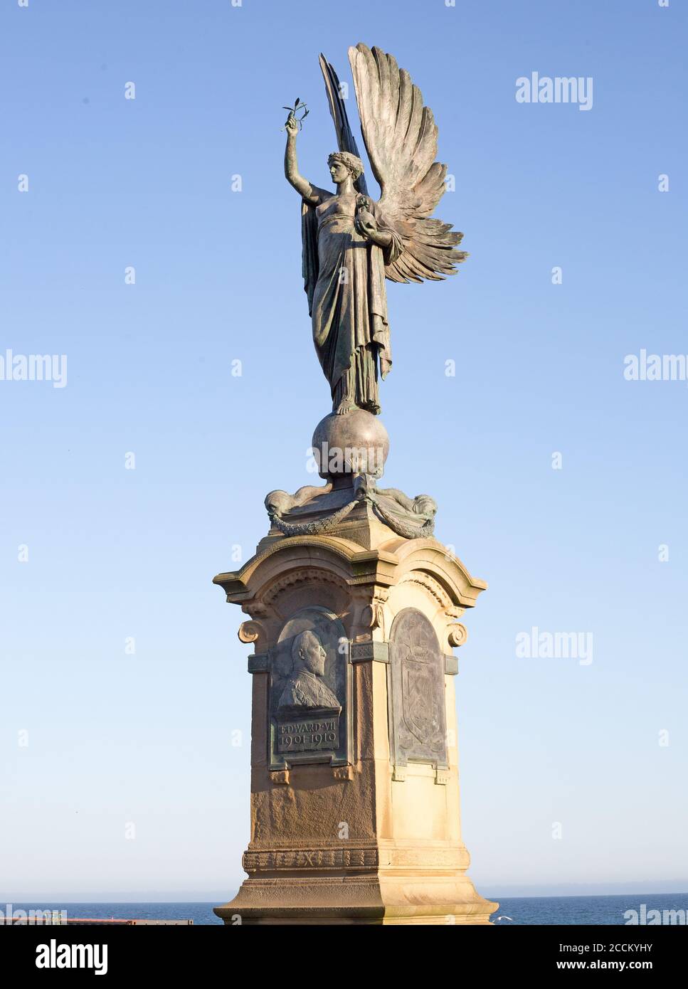 Edward VII Memorial, Brighton, Großbritannien, 2020. Die Friedensstatue (der Engel) steht in Brighton, und wurde beauftragt, die Herrschaft von Edward VII zu gedenken Stockfoto