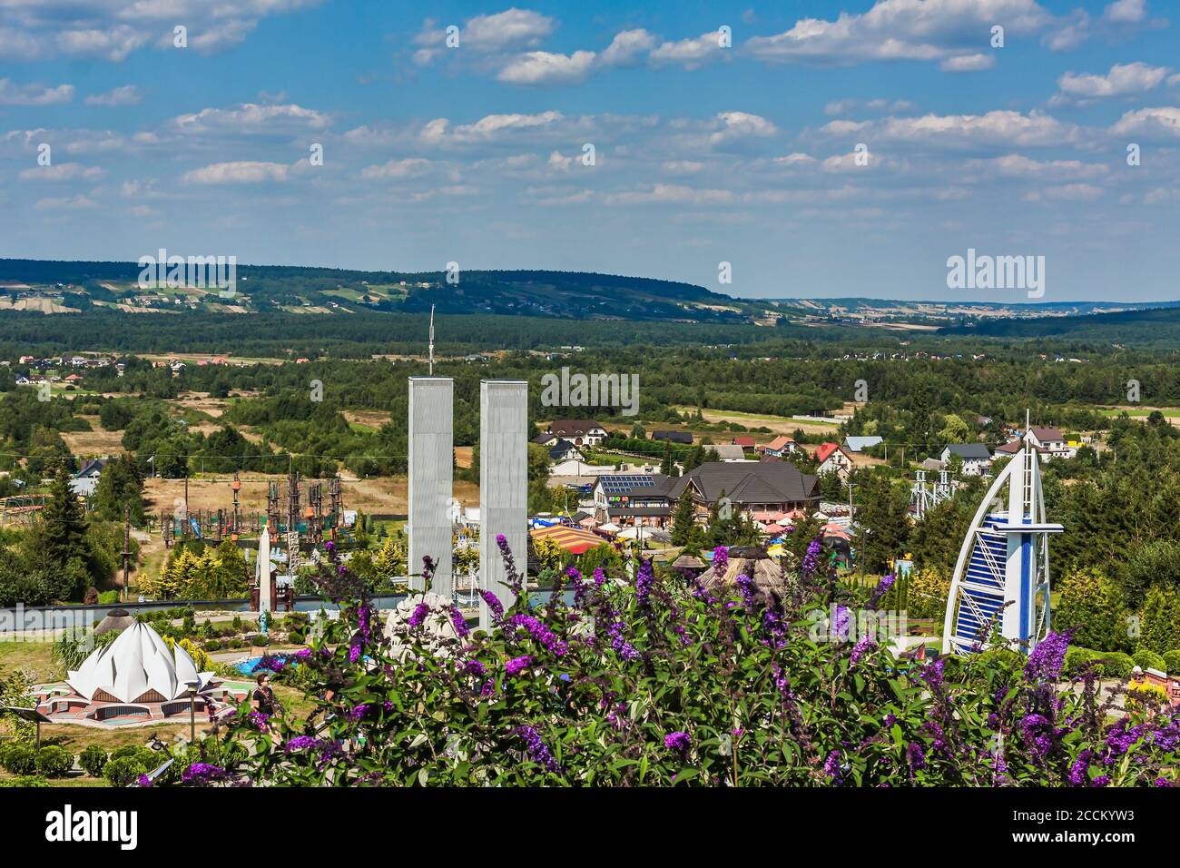 Krajno-Zagorze, Polen - 14. August 2020. Miniaturen von berühmten Gebäuden in Sabat Krajno Amusement und Miniaturen Park Stockfoto